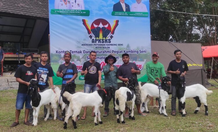 DIIKUTI—Kontes Ternak dan Livestock Expo yang diikuti peternak dari berbagai daerah di Sumatera Barat dan sekitarnya ini, menjadi ajang untuk memamerkan kualitas ternak unggul serta inovasi dalam bidang peternakan.