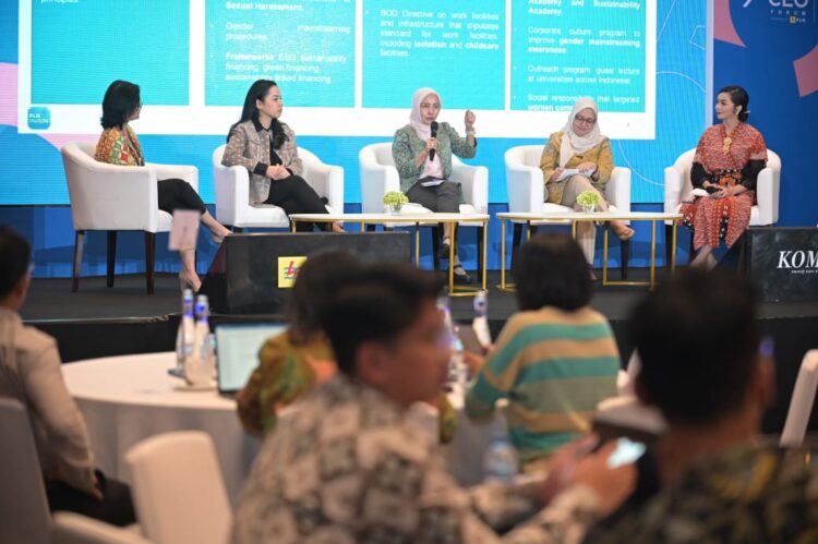 Suasana diskusi CEO Insight yang bertajuk "Women's Leadership Driving ESG: Empowering Women in Corporate Leadership" pada acara di Jakarta pada Selasa (26/11).