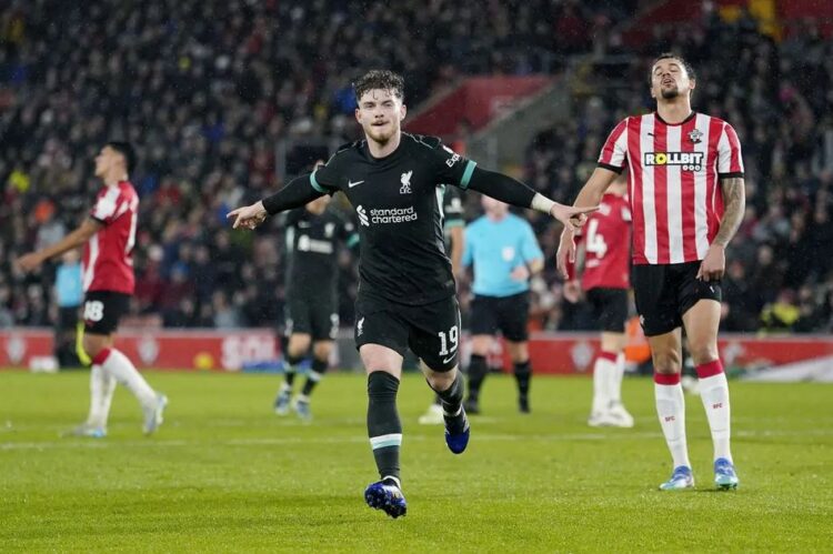 MENANG— Liverpool menaklukkan Southampton 2-1 dalam babak delapan besar Carabao Cup di St. Marys Stadium, Southampton, Kamis (19/12) dini hari WIB.