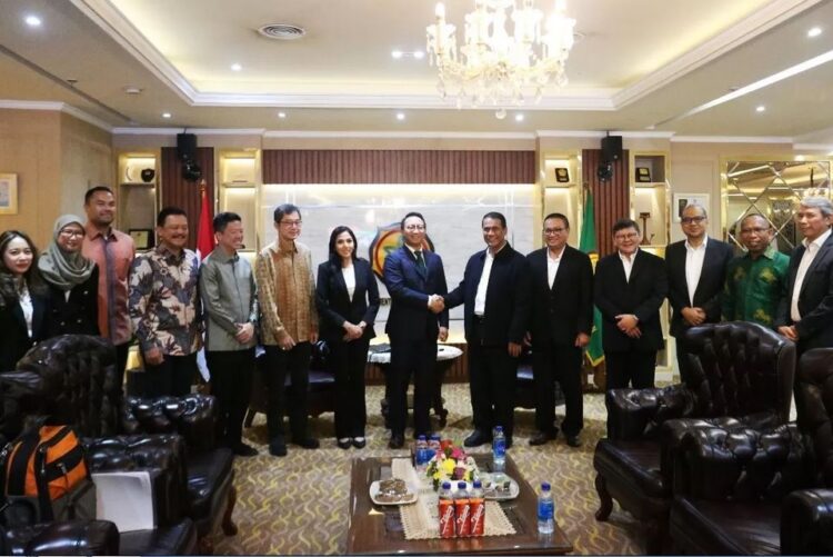 TANDATANGAN MOU— Ketua Umum PP PORDASI Aryo Djojohadikusumo Bersama Menteri Pertanian Andi Amran Sulaiman setelah menandatangani MoU.