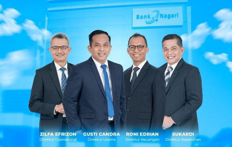 DIREKSI BANK NAGARI— Dari kiri ke kanan, Direktur Operasional Zilfa Efrizon, Direktur Utama Gusti Candra, Direktur Keuangan Roni Edrian dan Direktur Kepatuhan Sukardi.