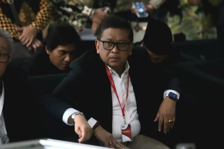 PENUHI PANGGILAN— Sekjen PDI Perjuangan Hasto Kristiyanto saat memenuhi panggilan KPK, Senin (13/1).