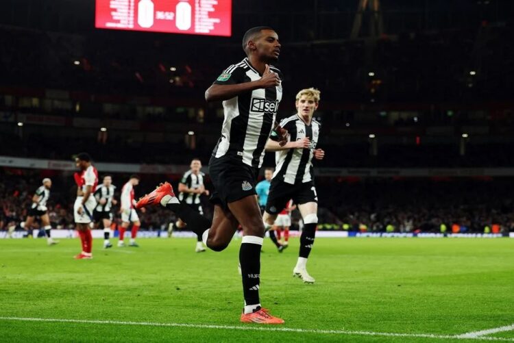 SELEBRASI— Selebrasi Alexander Isak usai membobol gawang Arsenal pada semifinal leg pertama Carabao Cup, di Stadion Emirates, Rabu (8/1) din hari WIB.