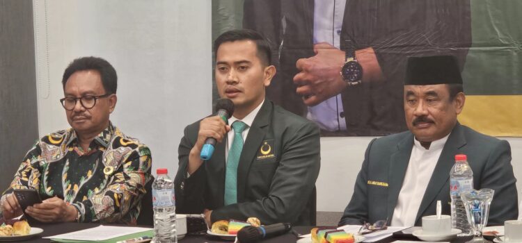 DEKLARASI— Keponakan Menko Kumhamipas Yusril Ihza Mahendra, Gugum Ridho Putra mendeklarasikan diri maju menjadi calon ketua umum Partai Bulan Bintang (PBB) periode 2025-2030.