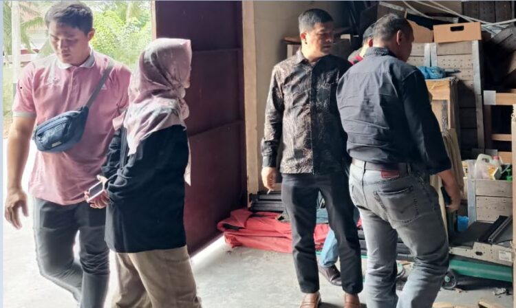 TINJAU—Komisi B DPRD Kota Payakumbuh tinjau TA di Dinas Pertanian Kota Payakumbuh