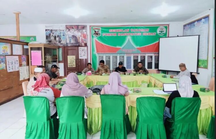 RAPAT— Jajaran pengurus Forum Kabupaten Sijunjung Sehat menggelar rapat kordinasi bersama instansi terkait menyambut program kerja 2025.