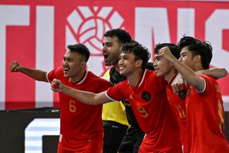 Lewati Belanda dan Uruguay, Ranking FIFA Timnas Futsal Indonesia Langsung Naik Tajam Usai Tampil Cemerlang di 4 Nations World Series 2025 1 PRESTASI GEMILANG— Timnas Futsal Indonesia mencatat prestasi gemilang dengan melonjaknya peringkat futsal FIFA. Skuad Garuda berhasil melewati negara-negara kuat seperti Belanda dan Uruguay.
