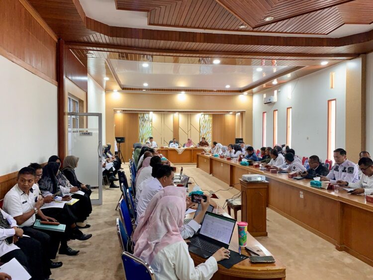 GELAR— Pemkab Solok saat menggelar Kegiatan Forum Konsultasi Publik (FKP)
Rancangan Awal Rencana Kerja Pembangunan Daerah (RKPD) Tahun 2026.