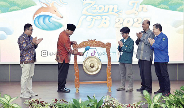 Zoom In ITB 2025, Mahyeldi: Membantu Siswa Sumbar Lebih Siap Masuk Perguruan Tinggi