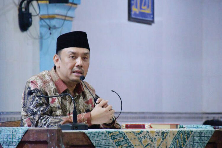 SAFARI RAMADHAN— Wakil Bupati Agam, H. Muhammad Iqbal SE, M.Com, memimpin Tim Safari Ramadhan ke Masjid Bustanul Arifin, Kuok III Koto, Kecamatan Matur, Senin (10/3).