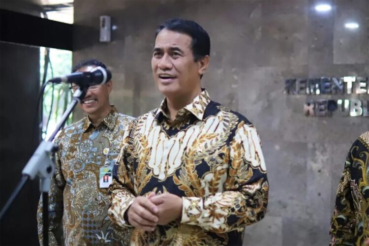 PAPARKAN—Mentan, Andi Amran Sulaiman memaparkan kondisi produksi beras nasional.