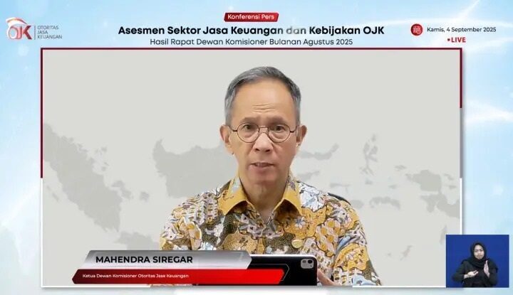 KONFRENSI PERS—Ketua Dewan Komisioner OJK Mahendra Siregar dalam konferensi pers asesmen sektor jasa keuangan dan kebijakan OJK.