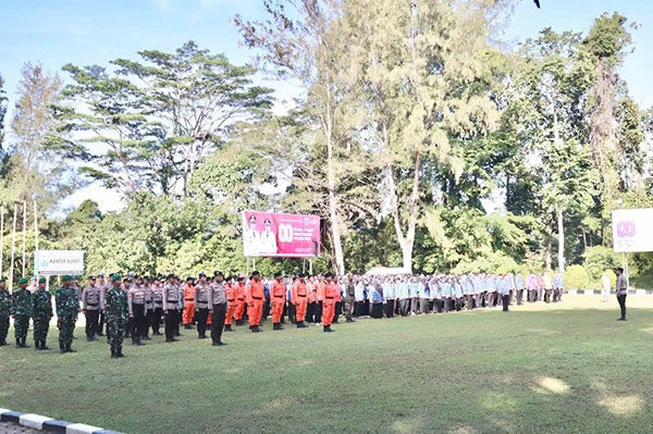 Pimpinan Upacara Hari Kesaktian Pancasila, Jakop Saguruk Sebut Pancasila Perekat Bangsa Indonesia Raya 1 UPACARA— Pemkab Mentawai menggelar upacara Peringatan Hari Kesaktian Pancasila, Rabu (1/10) yang dihadiri jajaran Forkopimda, ASN dan elemen lainnya.
