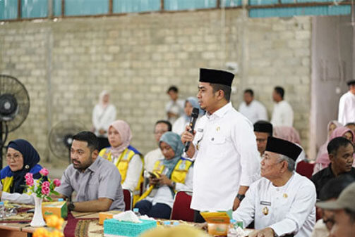 reses— Wali Kota Solok, Ramadhani Kirana Putra, bersama Wakil Wali Kota, Suryadi Nurdal, mendampingi Anggota DPR RI Zigo Rolanda, dalam reses di Kota Solok.
