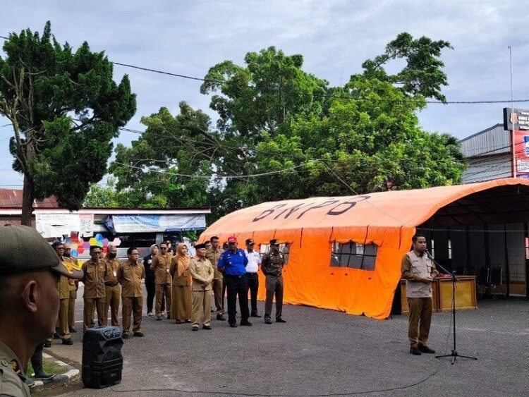 Pascabencana Hujan dan Angin Kencang, Pemko Lakukan Pembersihan di Sejumlah Lokasi 1 PENANGGULANGAN PASCABENCANA— Posko utama penanganan bencana difokuskan di halaman Kantor Satpol PP dan Disdukcapil.