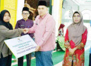 Baznas Agam Distribusikan Zakat Rp76.050.000 untuk 40 Mustahik