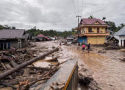 16 Kabupaten Kota di Sumbar Diterjang Banjir dan Longsor, 75 Ribu Warga Diungsikan, Akses Jalan Utama Terputus