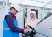 Gandeng Indosat Business, PLN percepat Ekosistem EV Lewat Digitalisasi SPKLU dan Transformasi Layanan Energi