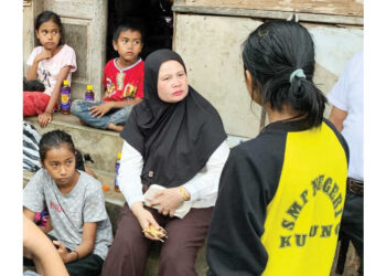 Ketua TP-PKK Kabupaten Solok Bantu Lima Bersaudara yang Hidup tanpa Orang Tua