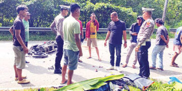 Tabrak Dum Truk Tronton, Pegawai Bank Tewas di Tempat