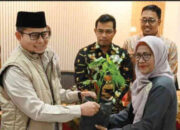 Pemko Bukittinggi Bagikan 300 Bibit Cabai, Tekan Inflasi dan Perkuat Ketahanan Pangan