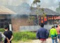 Ditinggal Pergi, Rumah Alimzen Hangus Terbakar