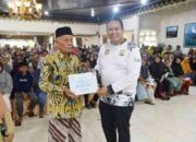Keluarga Penerima Manfaat Sebanyak 9.112 Orang, Wali Kota Yota Balad Serahkan BLTS Kesra 