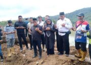 Bupati Pasbar Doa Bersama di Lokasi Longsor, Pencarian Korban Hilang Terus Dilakukan