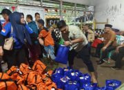 Warga Pasanggiang Talu dan Kampung Nelayan Sasak Dapat Bantuan