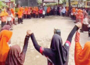 Seluruh Seragam dan Perlengkapan Sekolah Dihondoh Banjir, Ratusan Siswa SDN 07 Gurun Laweh Gunakan Pakaian Bebas, Jalani Trauma Healing