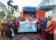 Kolaborasi TP PKK, BKOW dan DWP Sumbar Kirimkan Bantuan 2,5 Ton Rendang untuk Korban Bencana Sumatera