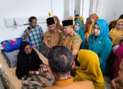 Wujud Kepedulian Bupati Welly Suhery, Bezuk dan Jamin Biaya Pengobatan Korban Penganiayaan