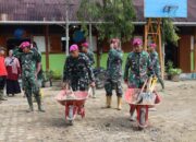 Tim Satgas Gulbencal TNI AL Kodaeral II, Bersihkan SMPN 1 Tanjung Raya dari Lumpur