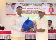 Andre Rosiade Salurkan Ratusan Paket Sembako di DPC Gerindra Tanah Datar