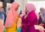 Ramadhan Perdana Kepemimpinan Dianita Maulin, BKOW Sumbar Salurkan Ratusan Bantuan Paket Sembako