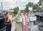 Bagikan Paket Takjil Gratis, Pengurus DWP UIP, Kominfo dan ASN Turun ke Jalan