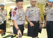 Jelang Operasi Ketupat 2026, Wakapolda Sumbar Cek Senjata Api Personel