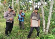 Diduga Bunuh Diri,Pria Paruh Baya Tewas Tergantung di Pohon Alpokat