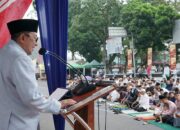Hujan Tak Surutkan Antusias Umat Shalat Idulfitri, Ribuan Jamaah Padati Lapangan Cindua Mato 