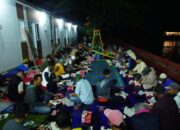 Pastikan Korban Bencana Nyaman, Bupati Tanah Datar Sahur Bersama Penghuni Huntara di Guguak Malalo