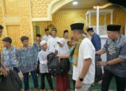 Wagub Sumbar di Masjid Raya Taluk, Serahkan Dana Hibah Safari Ramadan dan 100 Paket Perlengkapan Sekolah