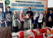 Untuk Pegawai Kontrak, Diskominfo Pasaman Serahkan Paket Zakat dan Infak Baznas
