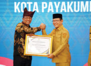 Berhasil dalam Pembentukan Posbankum, Wali Kota Zulmaeta Terima Penghargaan dari Menteri Hukum