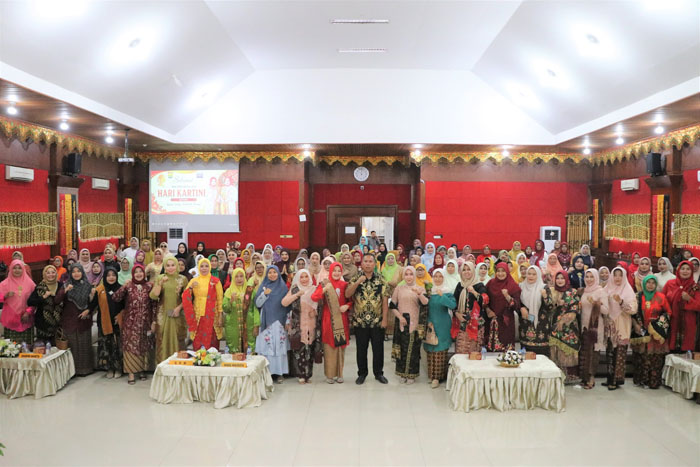 GOW Gelar Seminar Hari Kartini, Parade Busana Kebaya Tradisional Klasik