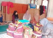 Untuk Keluarga Korban dan Tim Pencarian di Alahan Mati, Ketua TP PKK Pasbar Salurkan Bantuan Logistik