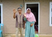 Biasa Bangun Rumah Orang, Tangis Haru Alamsyur Pecah Saat Giliran Rumahnya Dibangunkan PT Semen Padang