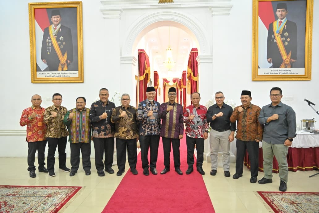 Selama Menjabat Sebagai Kajati Sumbar, Gubernur Mahyeldi Puji Kinerja Muhibuddin