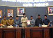 Sinergi Eksekutif-Legislatif, DPRD Padang Resmi Setujui LKPj Wako Tahun 2025