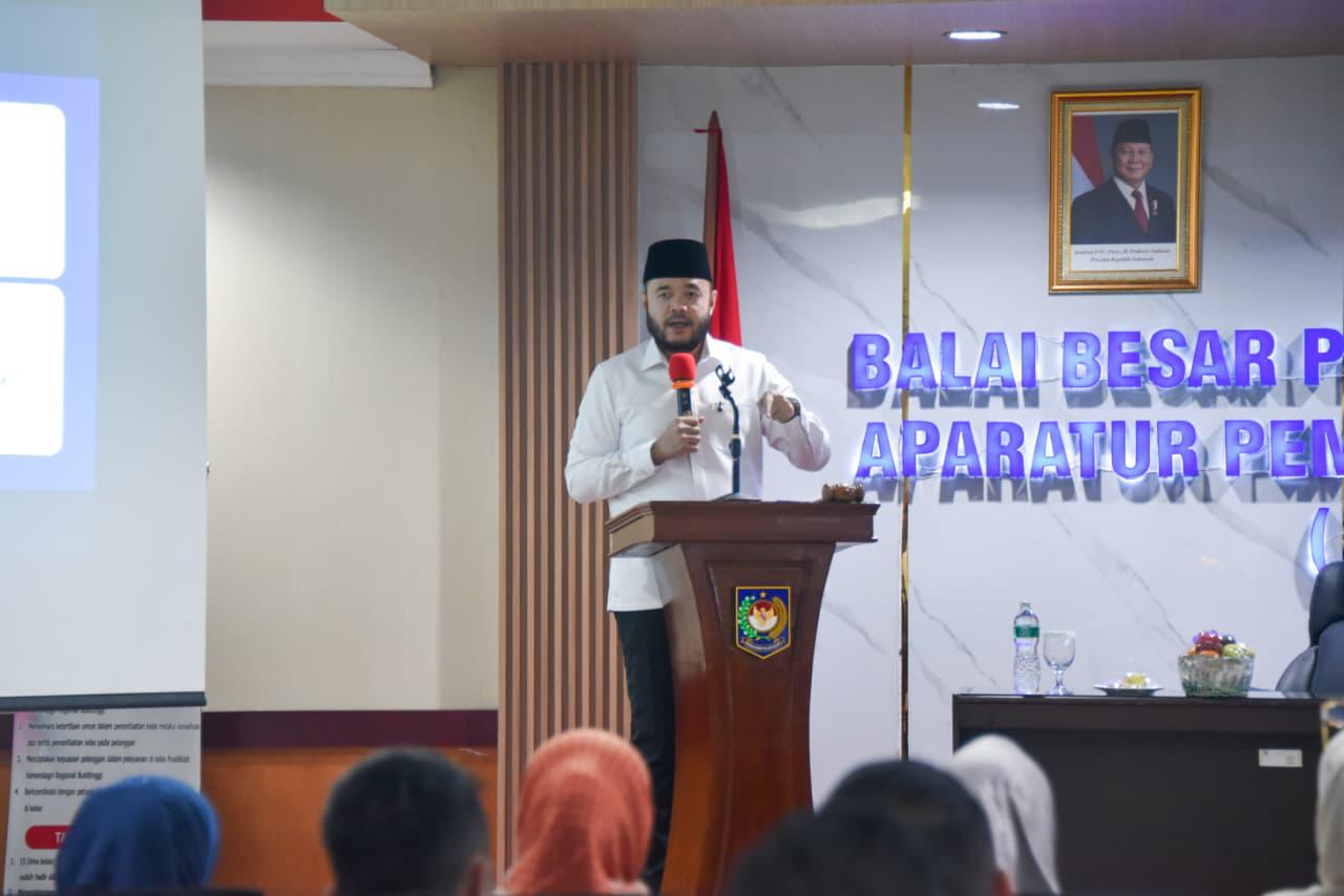 Pelatihan Kepemimpinan Administrator, Fadly Amran: Pemimpin Harus Paham Akar Masalah, Bukan Sekadar Duduk di Meja!