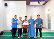 Peduli Sesama, YBM PLN UIP Sumbagteng Bagikan Sembako bagi Kaum Dhuafa